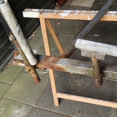 Laswerk aan boottrailer