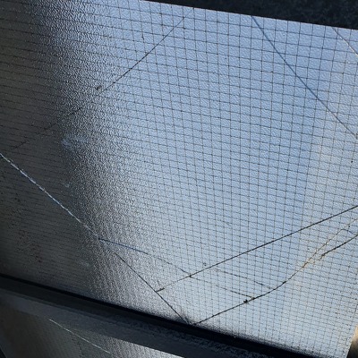 Verwijderen van een houten afdak met glas boven een balkon (ca 3 x 1 meter) en nieuwe standaard luifel plaatsen, vervangen wc met stortbak en veranderen van de douche