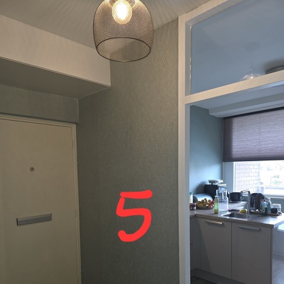Klein halletje behangen en een kleine muur