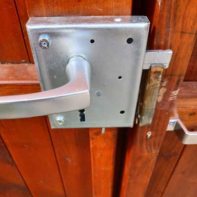 Vervangen van sloten garagedeur + dubbele buitenpoort