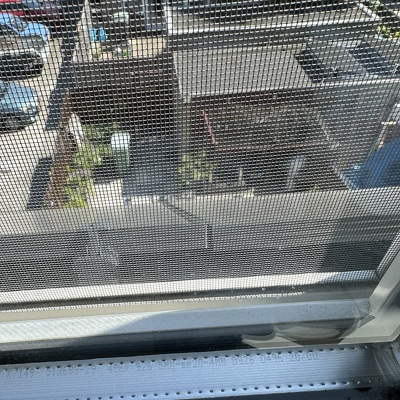 Tijdens de opname voor een energielabel is geadviseerd om het bestaande glas in de woning te vervangen door HR++-glas, ter verbetering van de isolatiewaarde en energieprestatie van de woning.   In de bijlagen volgt een overzicht van de huidige situatie pe