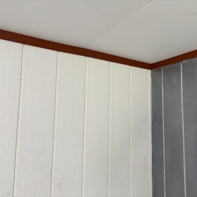 Kunststof tuinhuis demonteren
