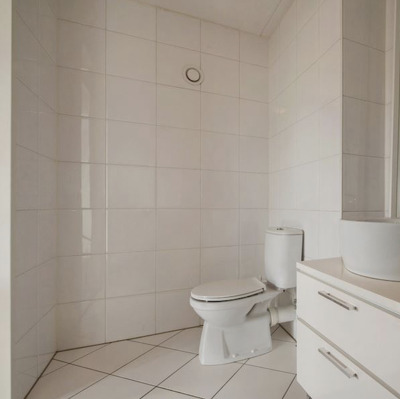 Badkamer en twee toiletruimtes compleet renoveren