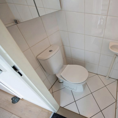 Badkamer en twee toiletruimtes compleet renoveren